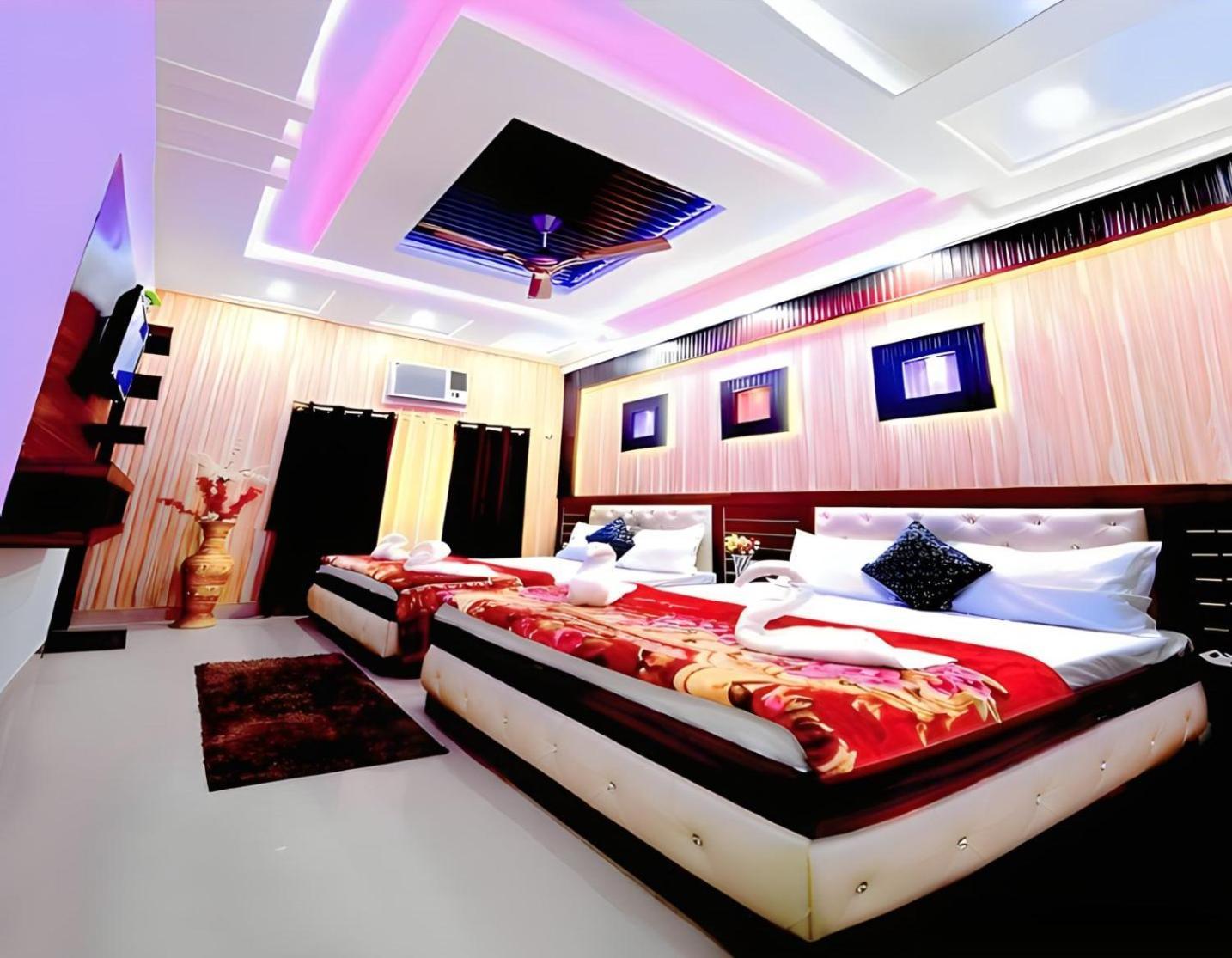 Taj Square A Luxurious Family Homestay Agra  Dış mekan fotoğraf