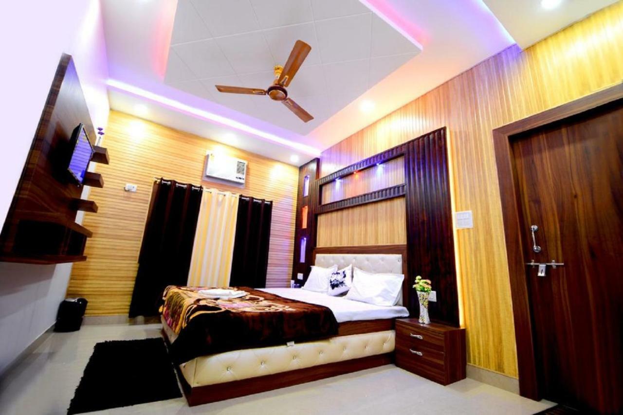 Taj Square A Luxurious Family Homestay Agra  Dış mekan fotoğraf